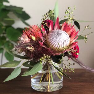 自家農園栽培のお花も束ねたブーケ