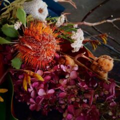 カフェのオープン祝いにドライフラワースワッグを