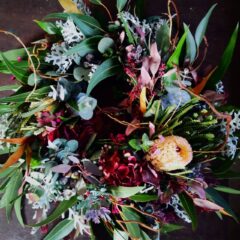 1129（イイニク）アレンジメントとフレッシュリース