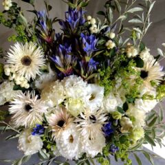 お供え花のアレンジメント