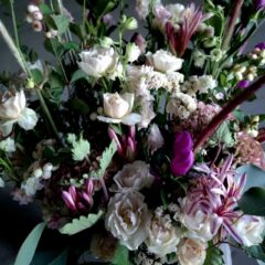 ウェディングパーティーのお祝いアレンジメント