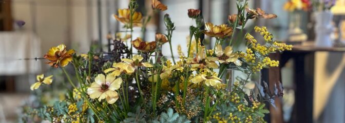 個展　花とモルタル．