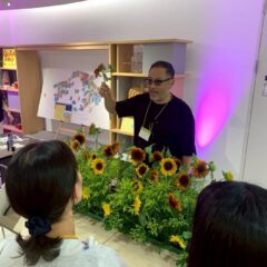 万博での装花パフォーマンス