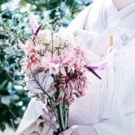 和装ウエディングのブーケとヘッドドレス