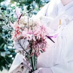 和装ウエディングのブーケとヘッドドレス